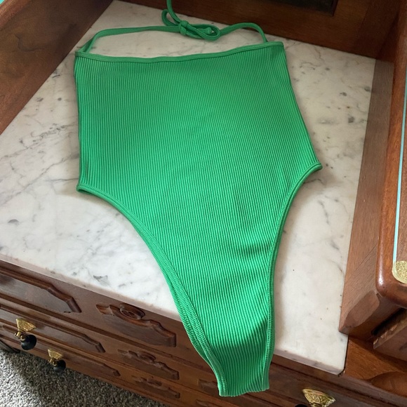 Bright green ribbed Pretty Little Thing bodysuit - Picture 1 of 5